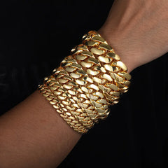 14k 10mm Cuban Link Bracelet (Cubic Zirconia Lock)